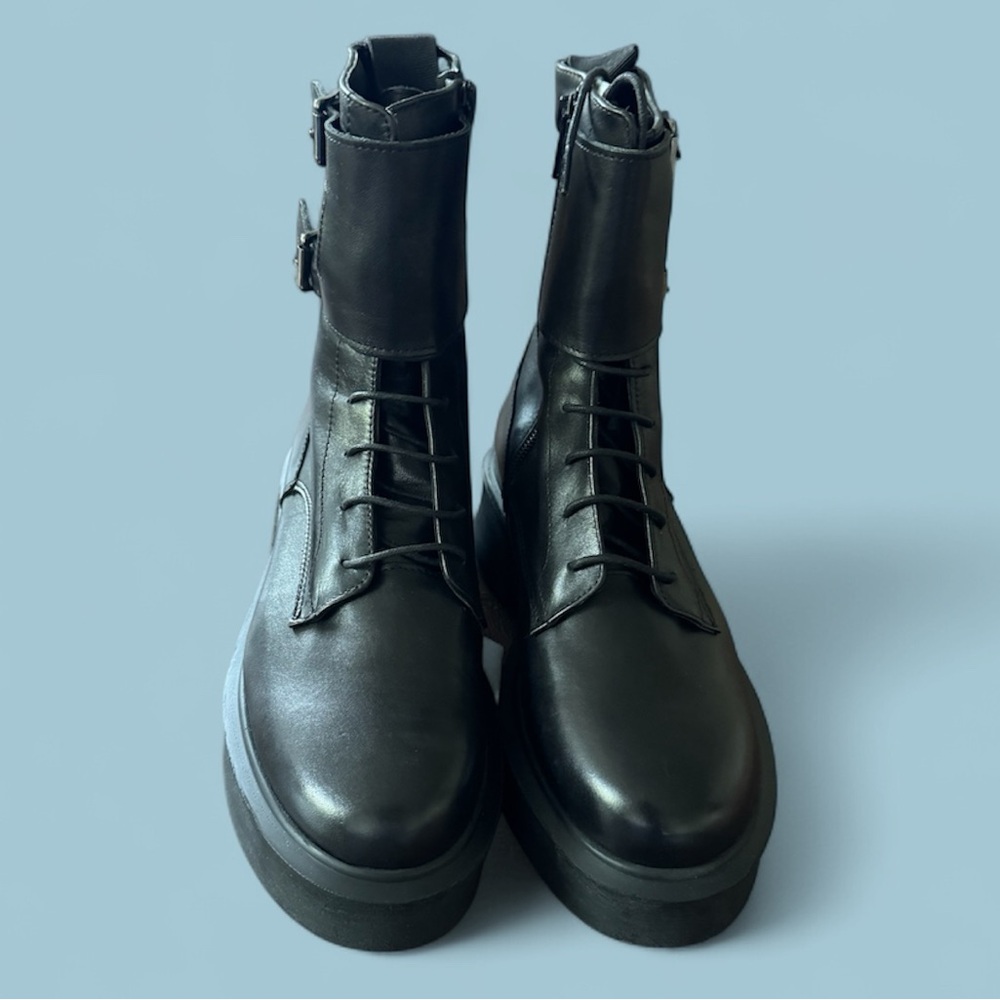 1725.a Black Leather Boots